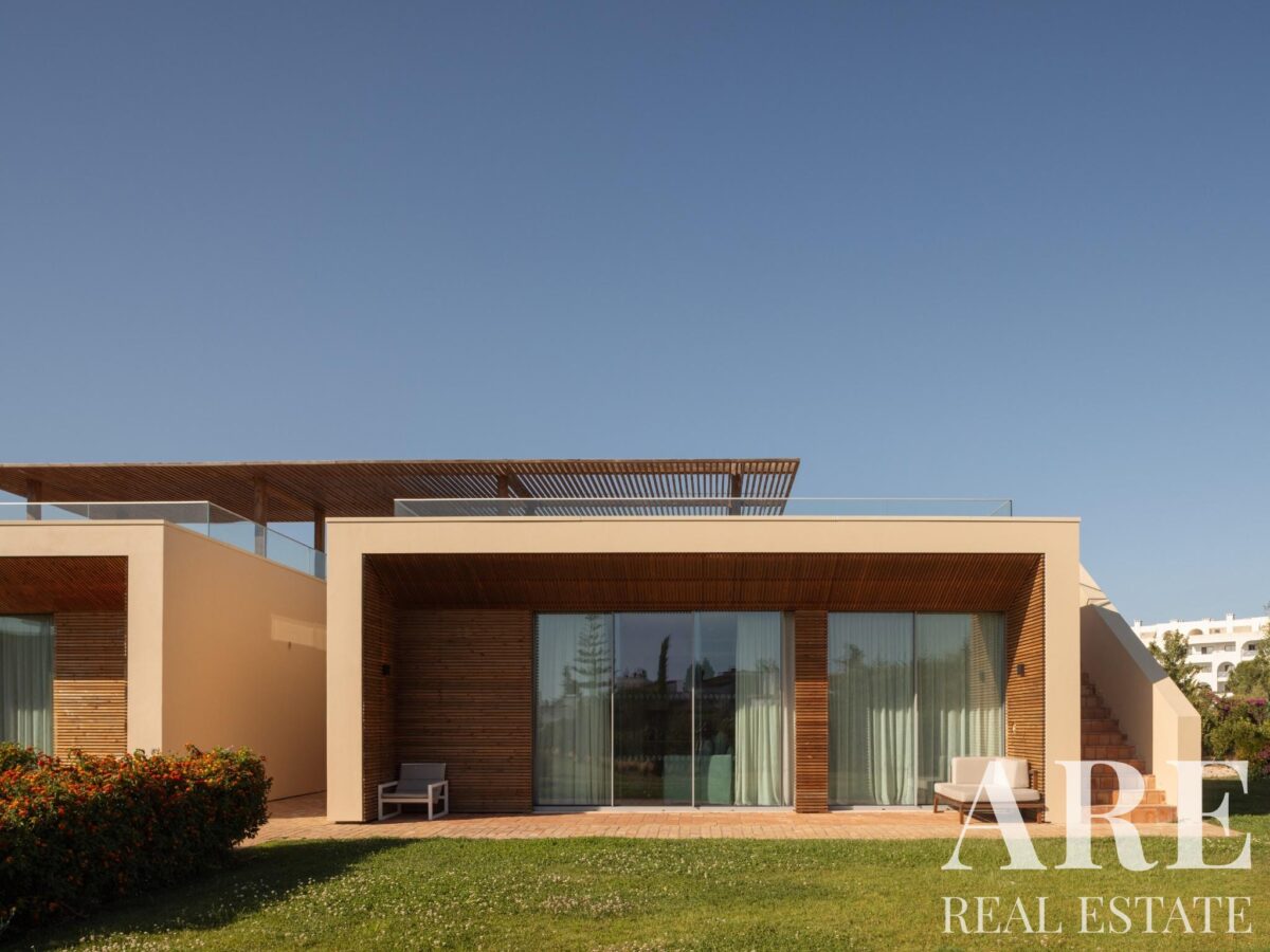 Apartment 2-bedroom for sale in White Shell Beach Villas, Porches, Algarve • ARE71379