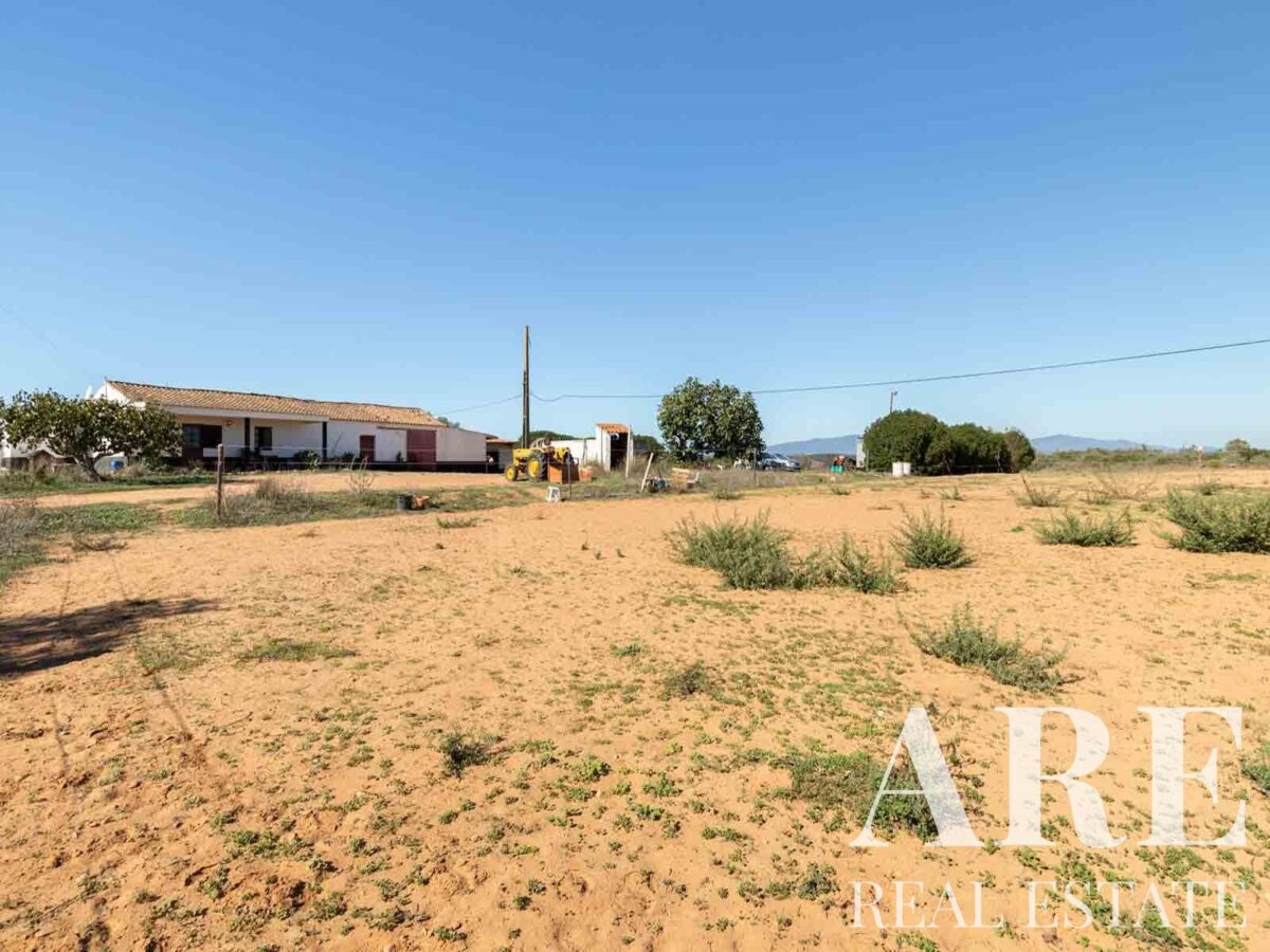 Farmhouse 4-bedroom for sale in Odiáxere, Lagos, Algarve • ARE67580