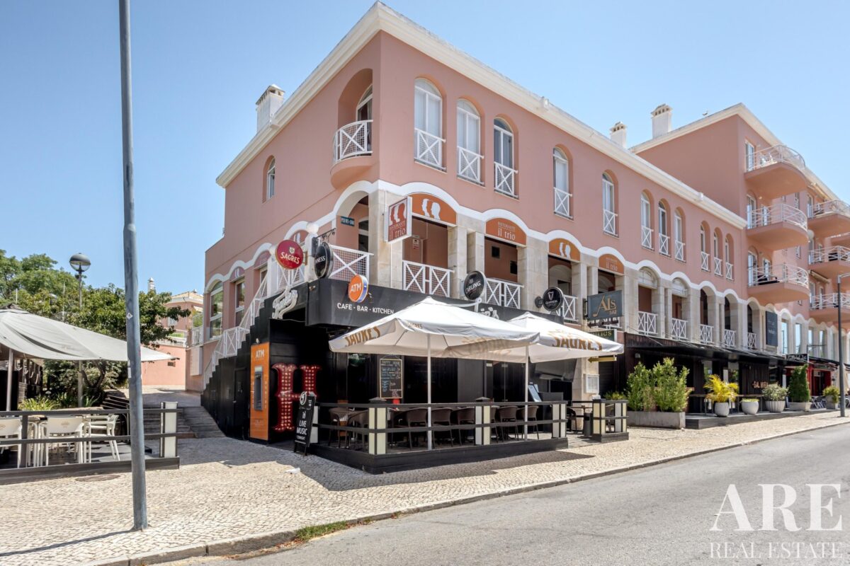 Restaurant for sale in Vilamoura, Algarve &bull; ARE91102