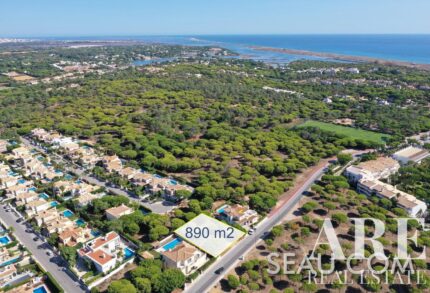 Plot for sale in Varandas do Lago, Golden Triangle, Loulé