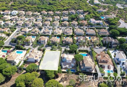 Plot for sale in Varandas do Lago, Golden Triangle, Loulé