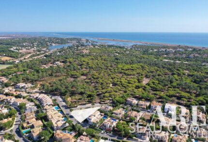 Plot for sale in Varandas do Lago, Golden Triangle, Loulé