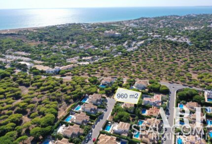 Plot for sale in Varandas do Lago, Golden Triangle, Loulé