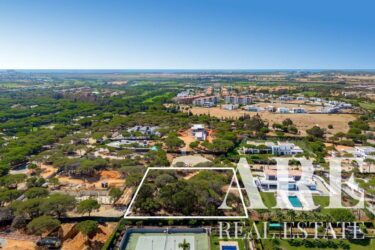Plot for sale in Pinhal Velho, Vilamoura, Loulé