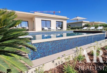 Villa 4-bedroom for sale in Quinta de Faro, Montenegro, Faro