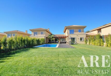 Townhouse 4-bedroom for sale in Alsakia, Quarteira, Loulé