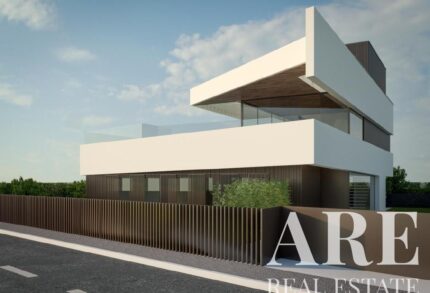 Villa 5-bedroom for sale in Vale do Lobo, Golden Triangle, Loulé