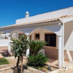 Villa 2-bedroom for sale in Silves, Armação Pêra - gallery image