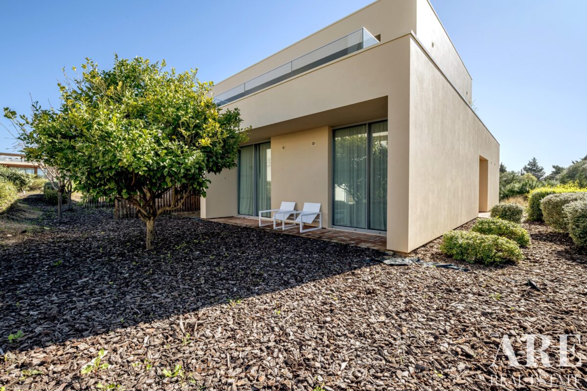 Apartment 2-bedroom for sale in Porches, Lagoa, Algarve • ARE96075