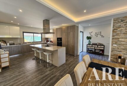 Villa 3-bedroom for sale in Alsakia, Quarteira, Loulé