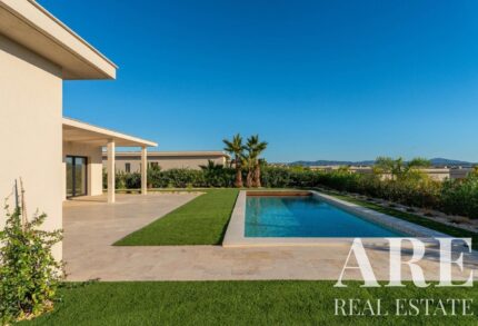 Villa 4-bedroom for sale in Quinta de Faro, Montenegro, Faro