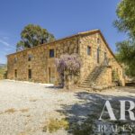 Farmhouse 8-bedroom for sale in Ferro, Covilhã, Castelo Branco &bull; ARE76579 - gallery image