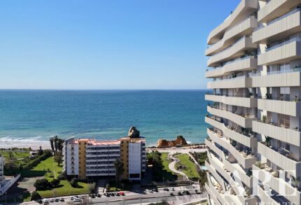 Apartment 3-bedroom for sale in Ribamar, Portimão, Algarve &bull; ARE96690