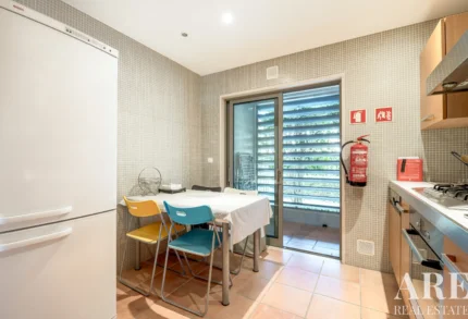 Apartment 2-bedroom for sale in Quarteira, Loulé, Algarve &bull; ARE96808