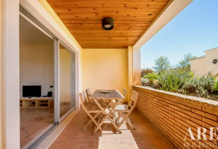 Apartment 2-bedroom for sale in Quarteira, Loulé, Algarve &bull; ARE96808