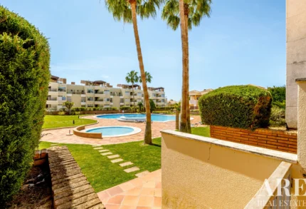 Apartment 2-bedroom for sale in Quarteira, Loulé, Algarve &bull; ARE96808
