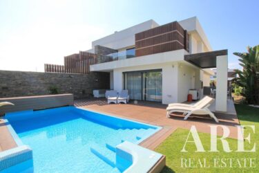 Villa 4-bedroom for sale in Açoteias, Albufeira