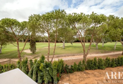 Villa 4-bedroom for sale in Golf Hills, Quarteira, Loulé, Algarve &bull; ARE82217