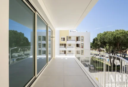 Apartment 3-bedroom for sale in Quarteira, Loulé, Algarve &bull; ARE97596