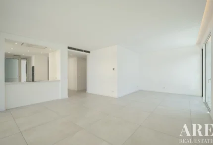 Apartment 3-bedroom for sale in Quarteira, Loulé, Algarve &bull; ARE97596