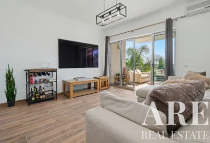 Apartment 2-bedroom for sale in Quarteira, Loulé, Algarve &bull; ARE97932