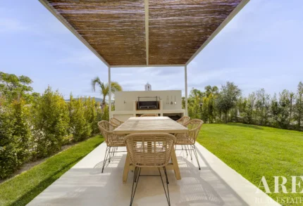 Villa 3-bedroom for sale in Santa Bárbara de Nexe, Faro &bull; ARE98217
