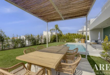 Villa 3-bedroom for sale in Santa Bárbara de Nexe, Faro &bull; ARE98217