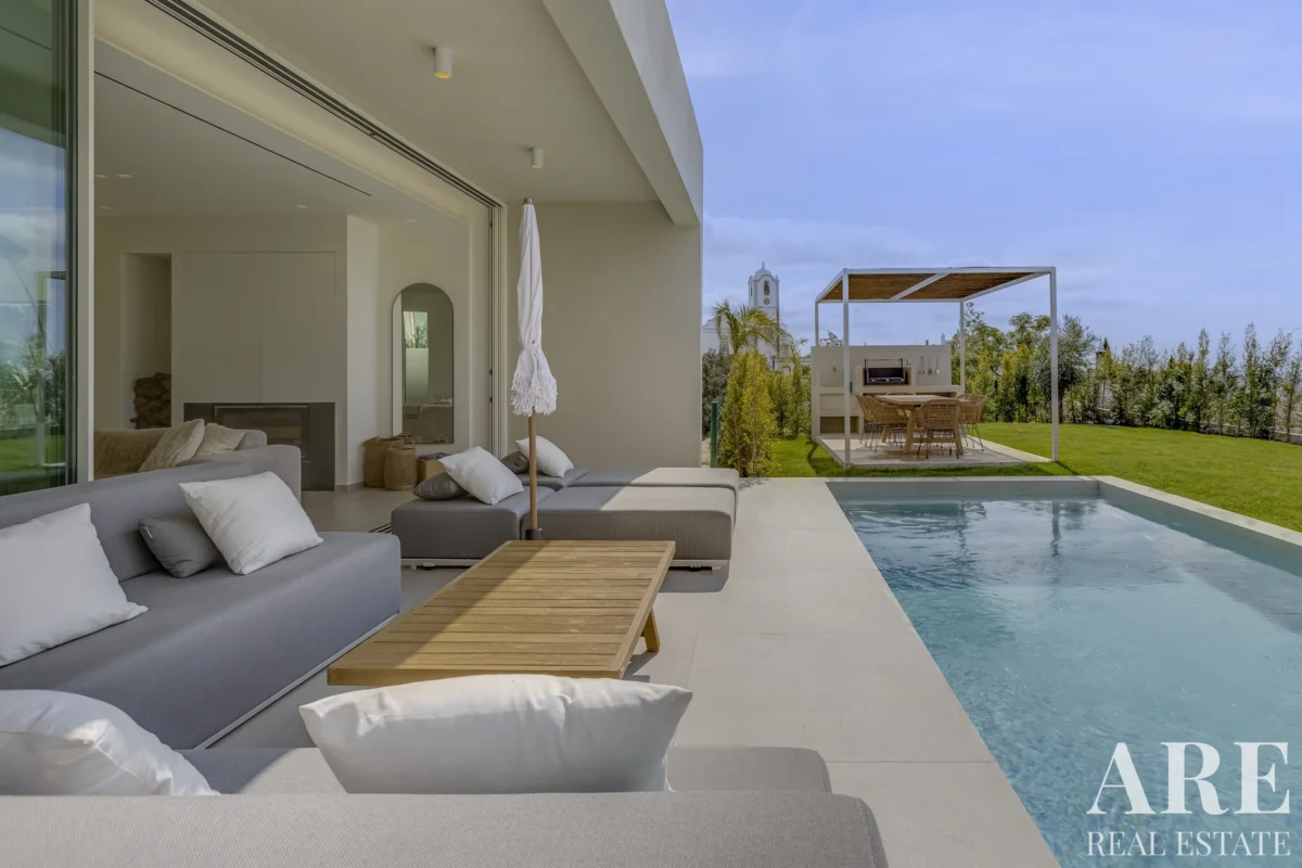 Villa 3-bedroom for sale in Santa Bárbara de Nexe, Faro &bull; ARE98217