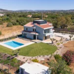 Villa 5-bedroom for sale in Quarteira, Loulé, Algarve &bull; ARE85380 - gallery image