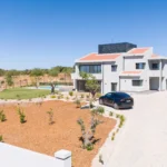 Villa 5-bedroom for sale in Quarteira, Loulé, Algarve &bull; ARE85380 - gallery image