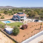Villa 5-bedroom for sale in Quarteira, Loulé, Algarve &bull; ARE85380 - gallery image