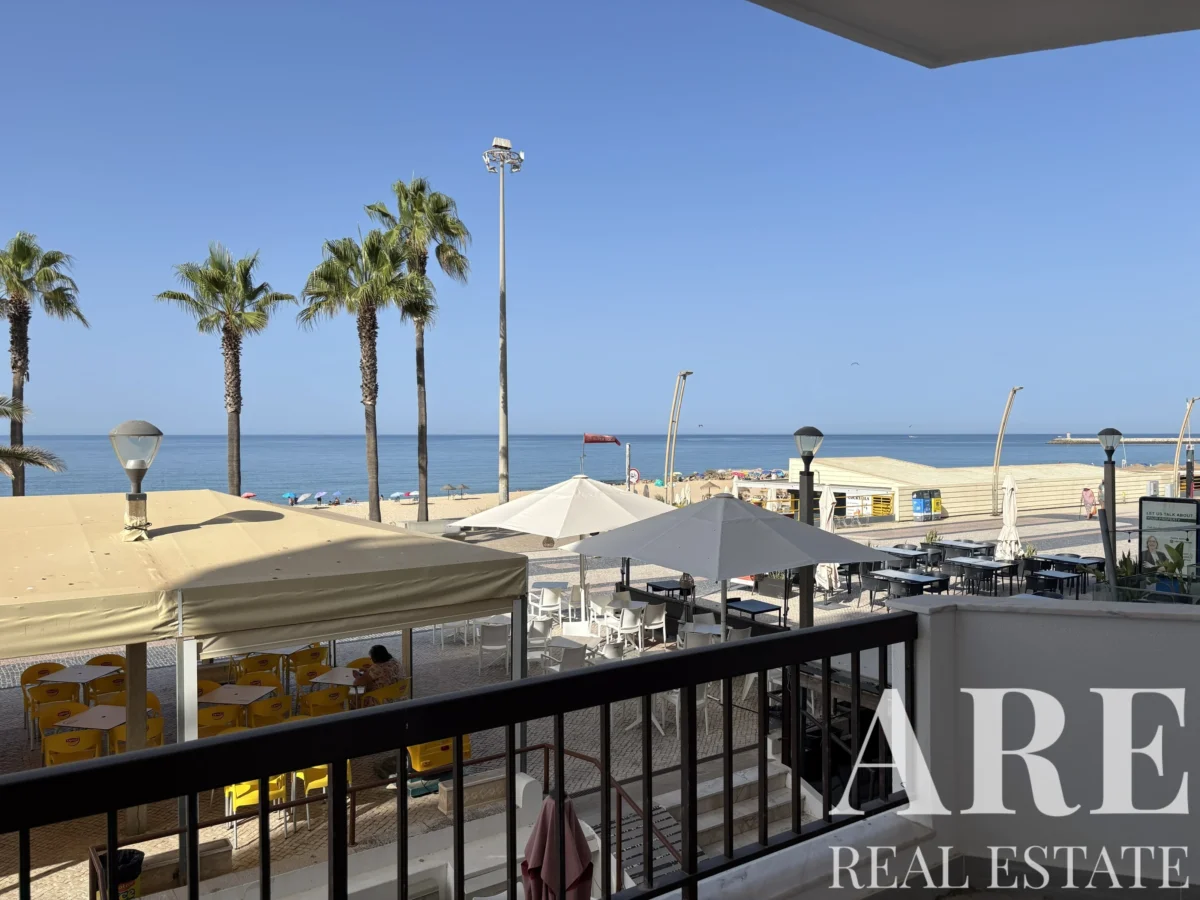 Apartment 3-bedroom for sale in Quarteira, Loulé, Algarve &bull; ARE-99681