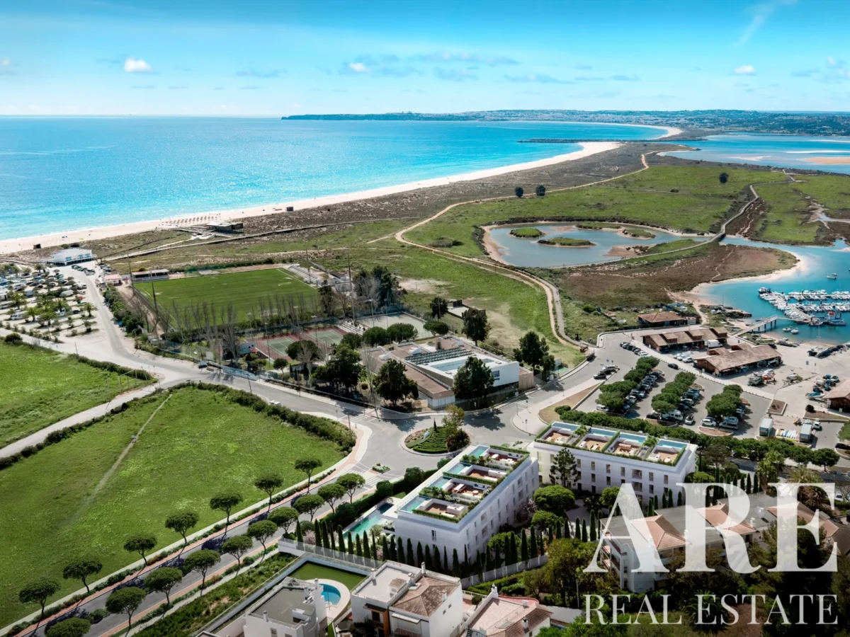 Top floor duplex Apartment 2-bedroom for sale in Alvôr The Breeze, Alvor, Portimão, Algarve &bull; ARE-93035