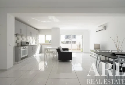 Apartment 2-bedroom for sale in Quarteira, Loulé, Algarve &bull; ARE-96835