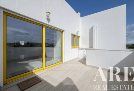 Apartment 2-bedroom for sale in Quarteira, Loulé, Algarve &bull; ARE-96835