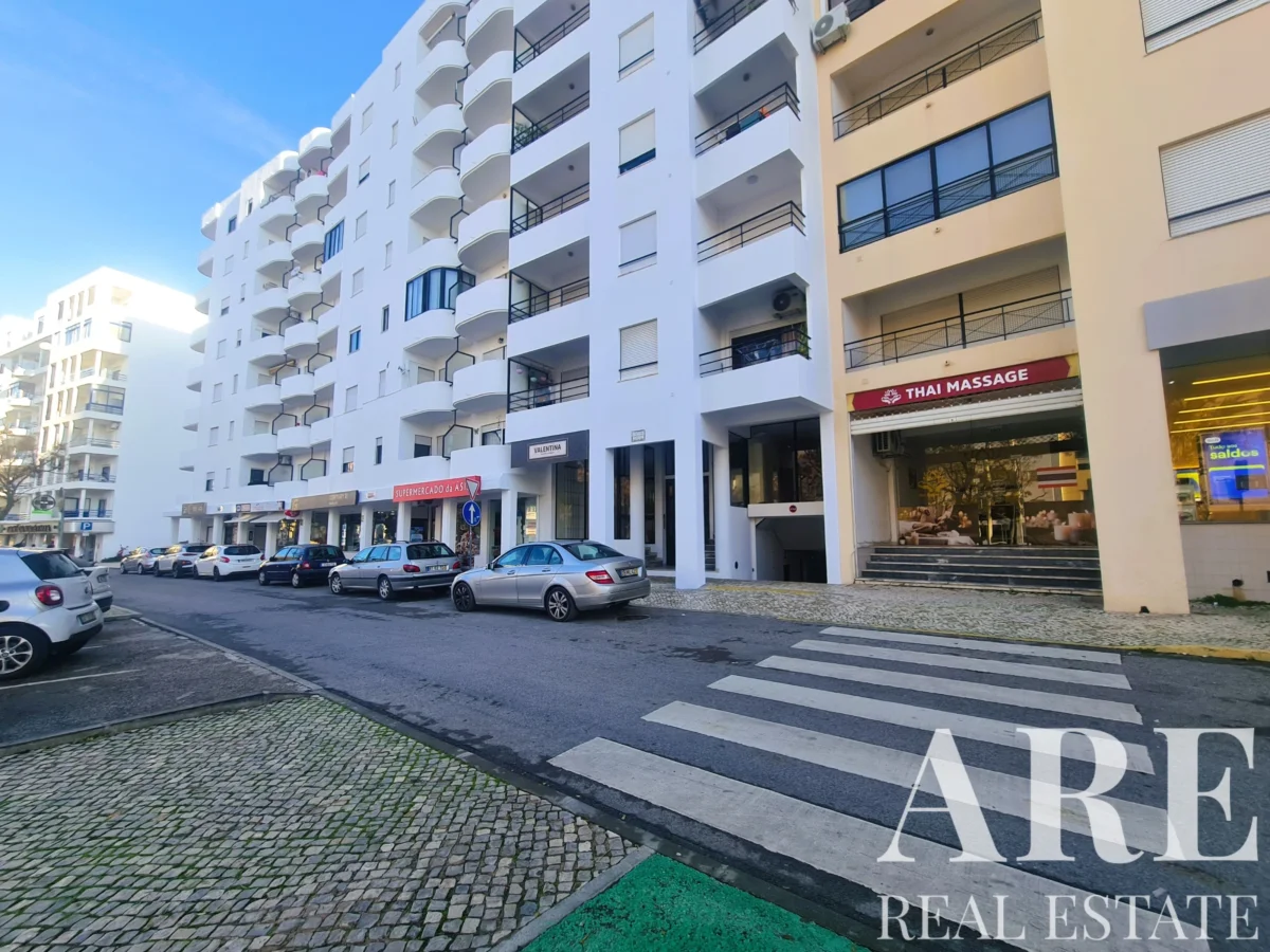 shop for sale in Quarteira, Loulé, Algarve &bull; ARE-98669