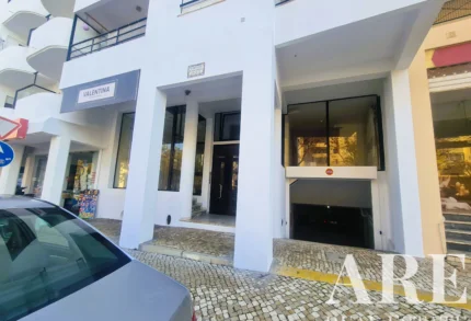 shop for sale in Quarteira, Loulé, Algarve &bull; ARE-98669