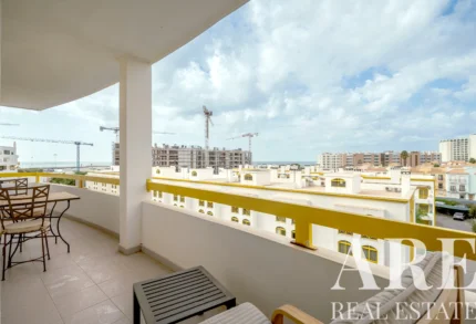 Apartment 4-bedroom for sale in Quarteira, Loulé, Algarve &bull; ARE-100663