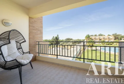 Villa 2-bedroom for sale in Quarteira, Loulé, Algarve &bull; ARE-100783