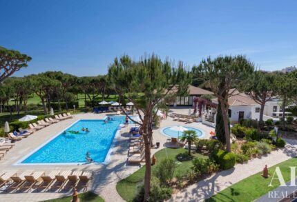 Apartment 3-bedroom for sale in Pine Cliffs, Açoteias, Albufeira