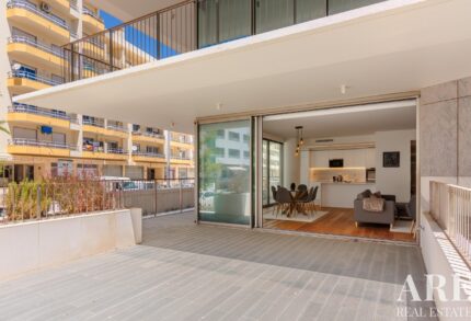 Apartment 2-bedroom for sale in Armação de Pêra, Silves, Faro