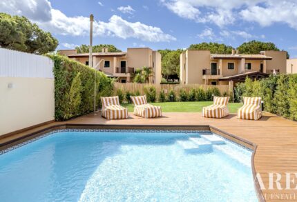 Villa 2-bedroom for sale in Quarteira, Loulé, Faro