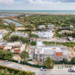 Villa 6-bedroom for sale in Quinta das Salinas, Quinta do Lago, Algarve &bull; ARE85797 - gallery image