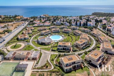 Villa 3-bedroom for sale in Porches, Lagoa, Faro