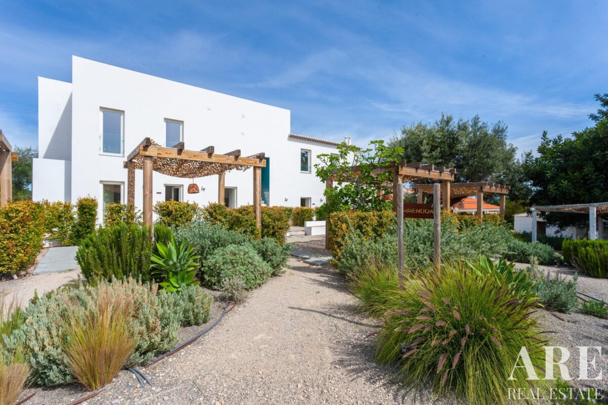 Farmhouse 15-bedroom for sale in Tavira (Santa Maria e Santiago), Algarve &bull; ARE77730