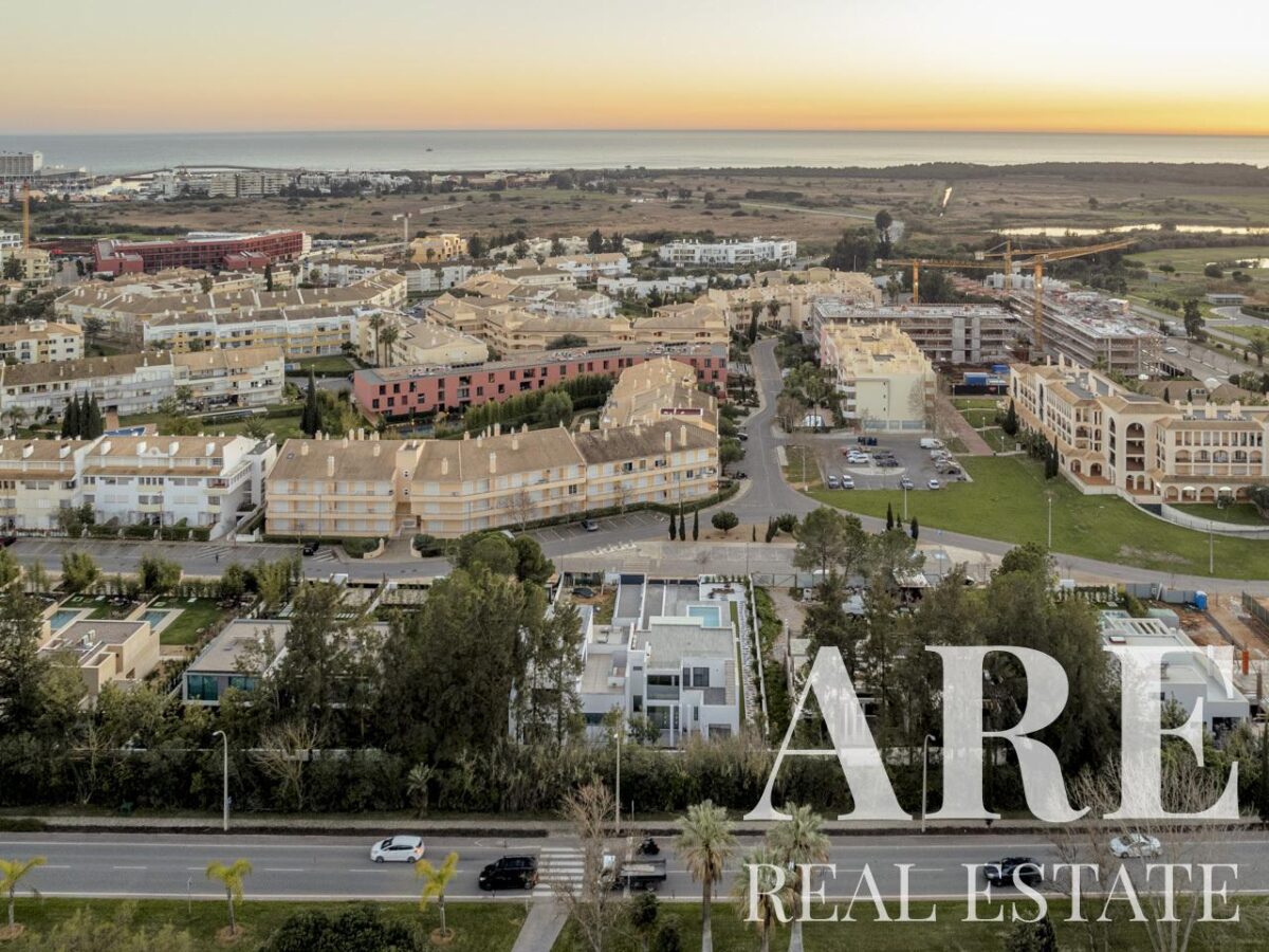 Villa 3-bedroom for sale in Vilamoura, Algarve • ARE84414