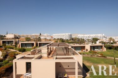 Apartment 3-bedroom for sale in White Shell Beach Villas, Porches, Lagoa, Faro