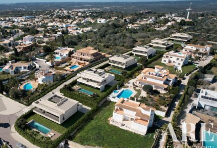 Villa 4-bedroom for sale in PLUZ Premium Living, Luz, Lagos, Faro