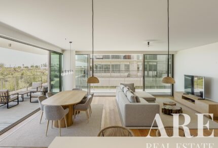 Apartment 2-bedroom for sale in Armação de Pêra, Silves, Faro